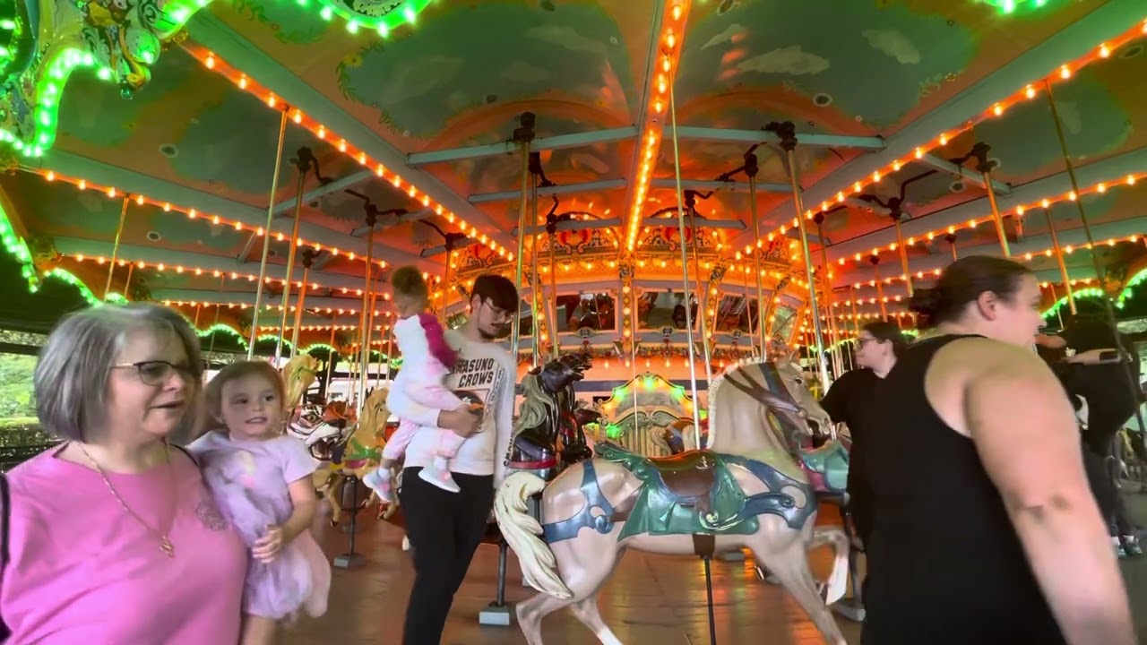 Carousel and Wurlitzer 153 band organ at Kennywood