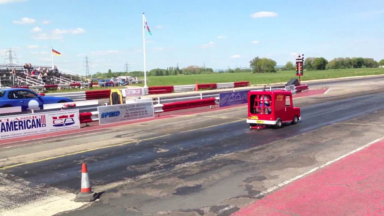 Porsche 968 vs Worlds Fastest Postman Pat Van at York Raceway