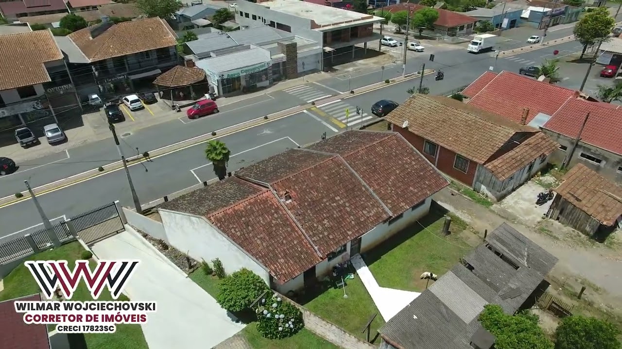Oportunidade em Papanduva: Casa Espaçosa em Localização Privilegiada