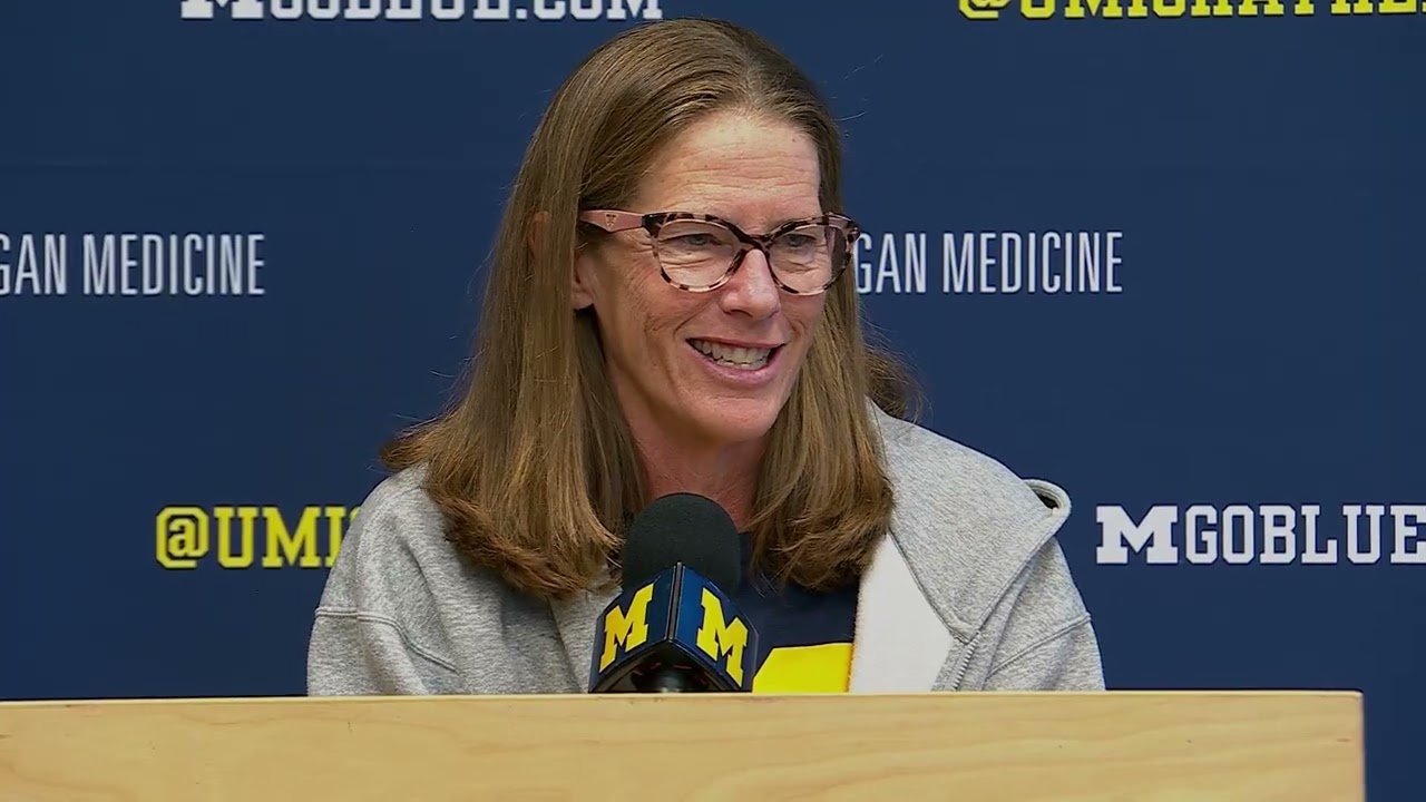 Women's Basketball Press Conference: Kim Barnes Arico (Oct. 28)
