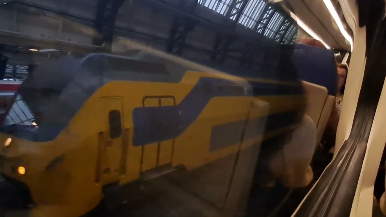Treinrit Amsterdam Centraal - Utrecht Centraal met de VIRMm - 12 november 2023