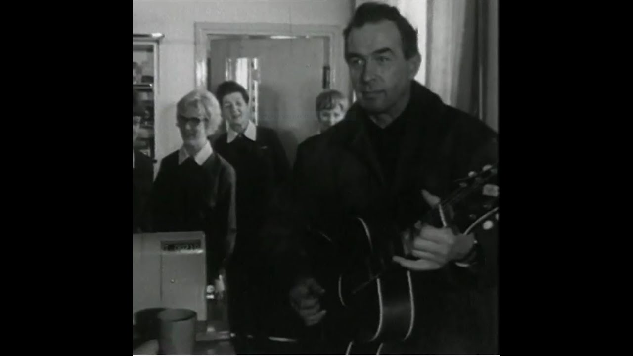 Liisa pien  ~ Tapio Rautavaara   (YLE Live 1966) 🎵👩🎵