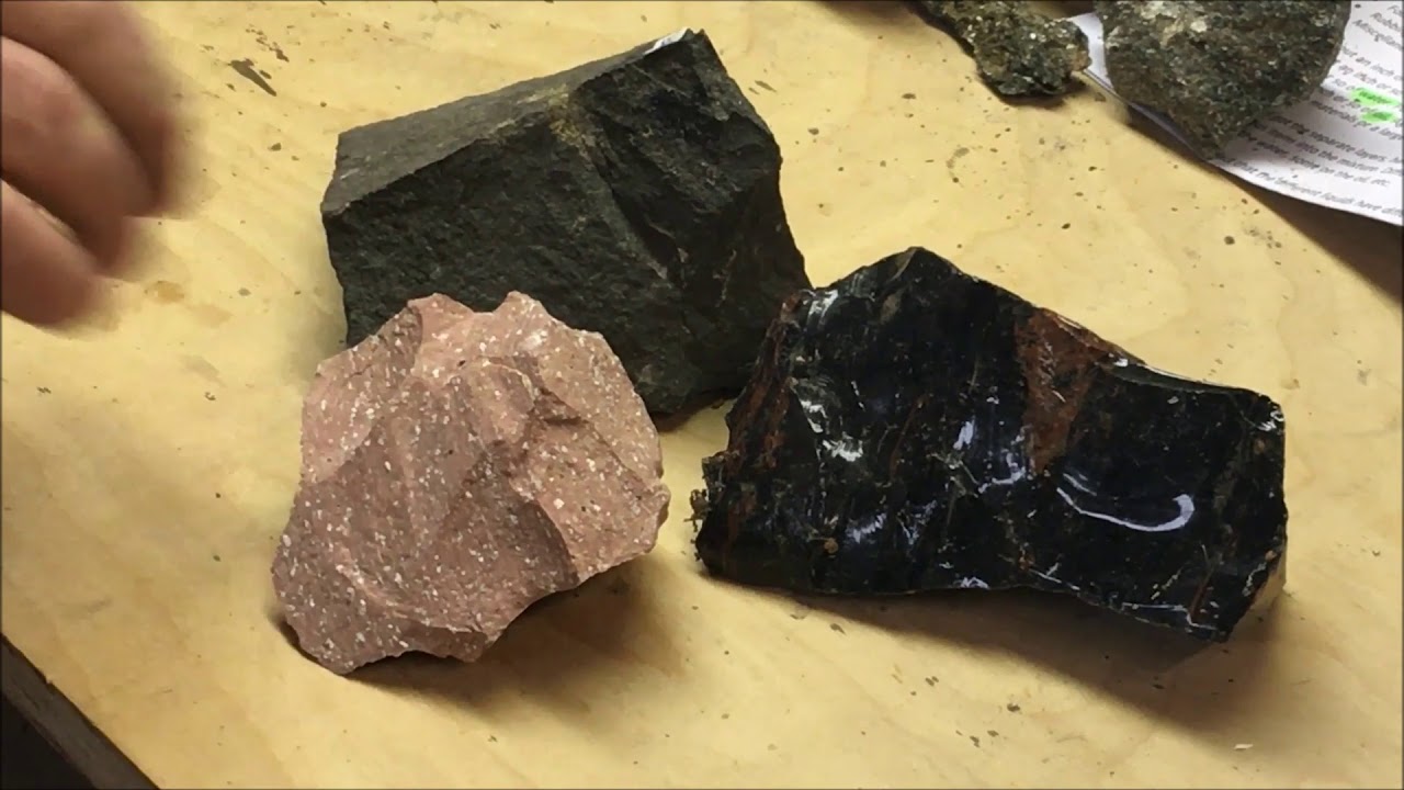 Difference between volcanic and plutonic rocks
