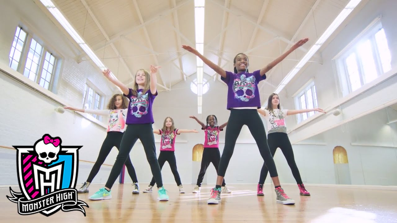 Monster High Universal Dance Routine | Monster High