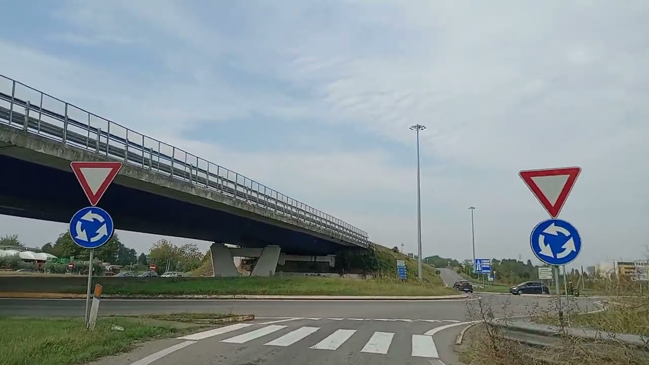 ESAME di guida PATENTE B come guidare nei centri ABITATI  (parte2)