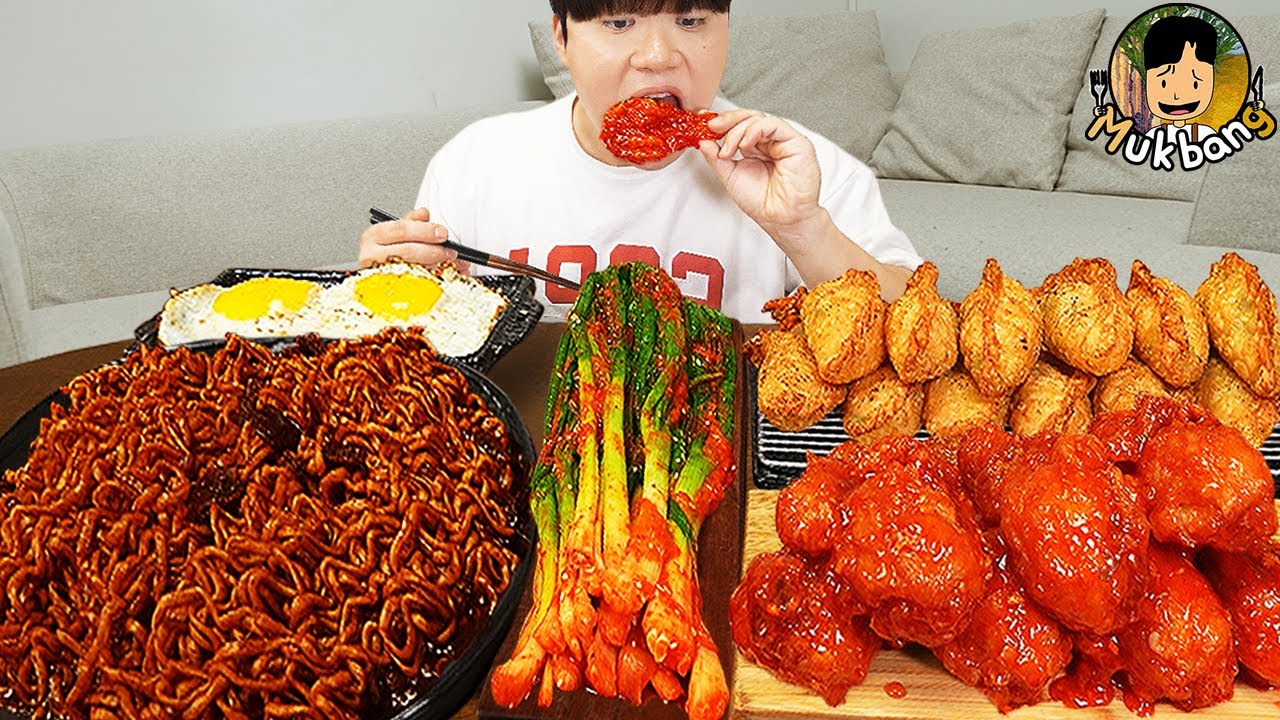 ASMR MUKBANG | Жареный цыпленок, жаренное яйцо, лапша с черной фасолью, кимчи Корейская еда