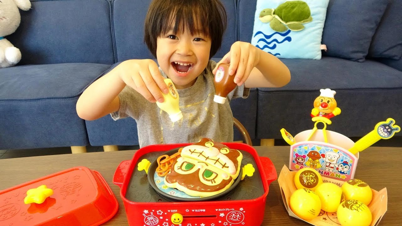 レオくんがたこ焼きを作るよ！ホットプレートで焼きそばも作って遊ぶよ！ レオスマイル