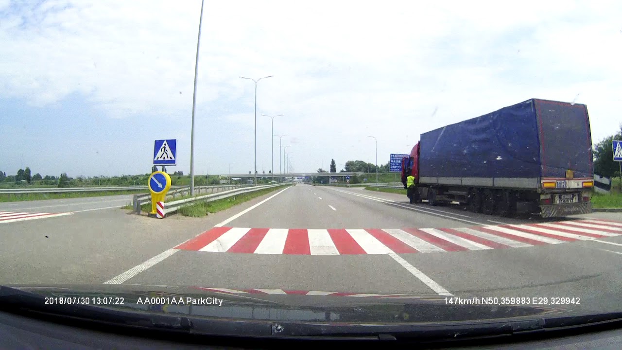 Первый штраф за скорость, трукам у каждого пластмасового.