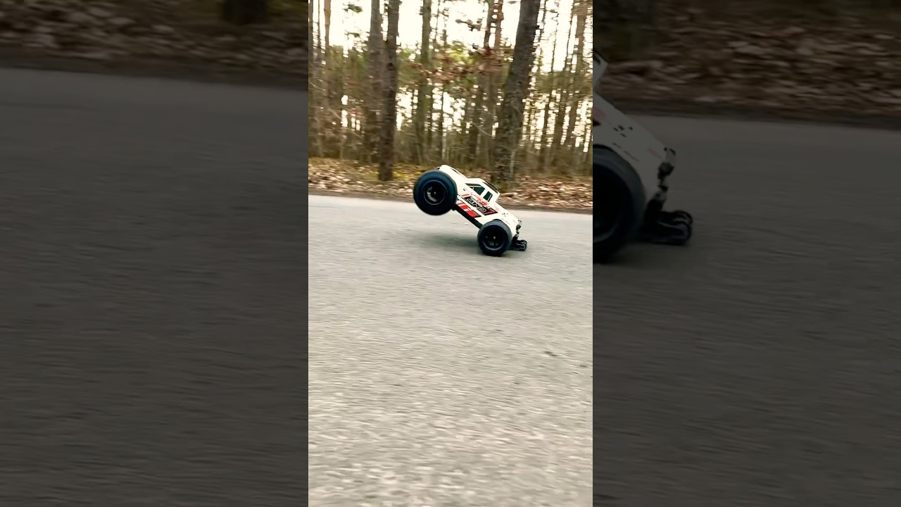 Crazy Rc car MJX Hyper Go 10208 🔥 for more Rc videos subscribe my channel 👊🏻👍🏻 #rc #mjx10208