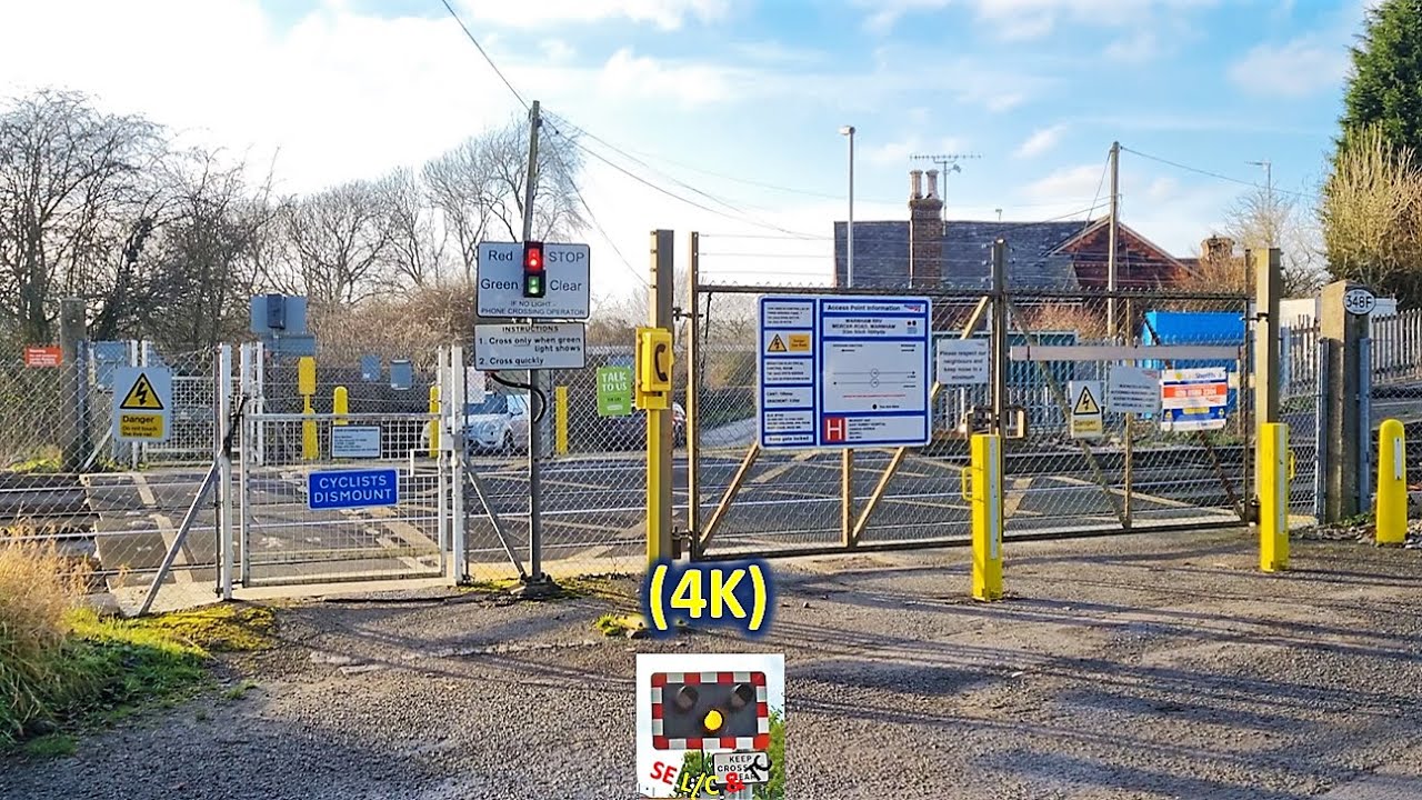 (4K) Very Rare Halogen Red/Green Lights at Warnham (Footpath) Level Crossing, West Sussex