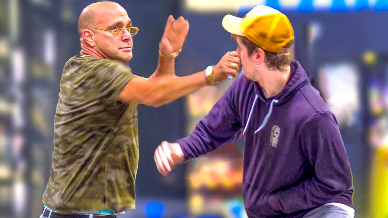 Funniest Freak Outs in Walmart Prank!