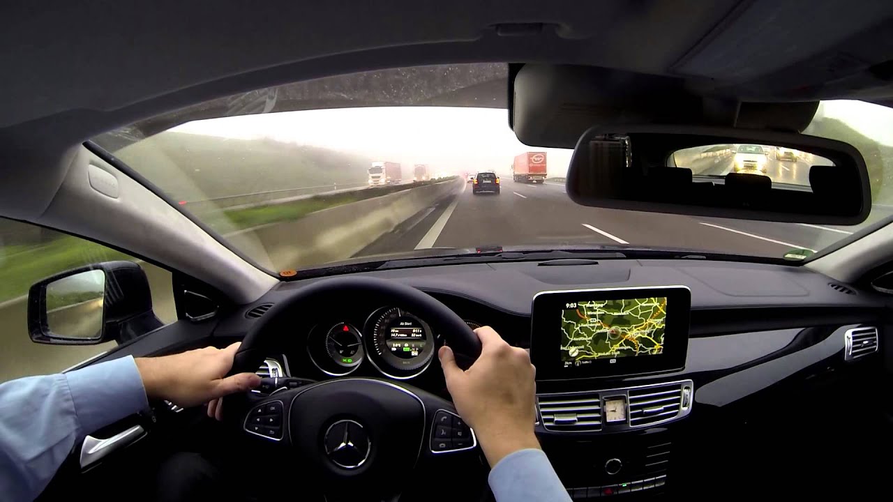 Driving a Mercedes-Benz CLS 400 Shooting Break on Autobahn