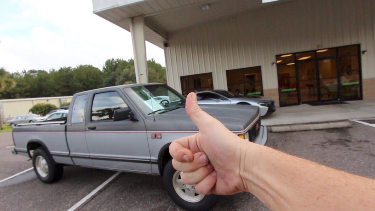 32 YEARS LATER - 1986 GMC S15 w/4x4 | In Depth Review ( For Sale $4500 ) Classic Pickup Truck