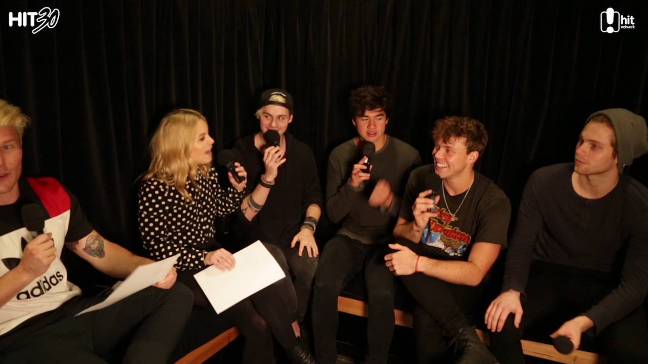 5SOS Answer Fan Twitter Questions!