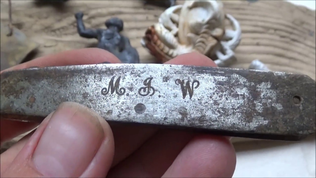 London Mudlarking - Mystery of the carved penknife