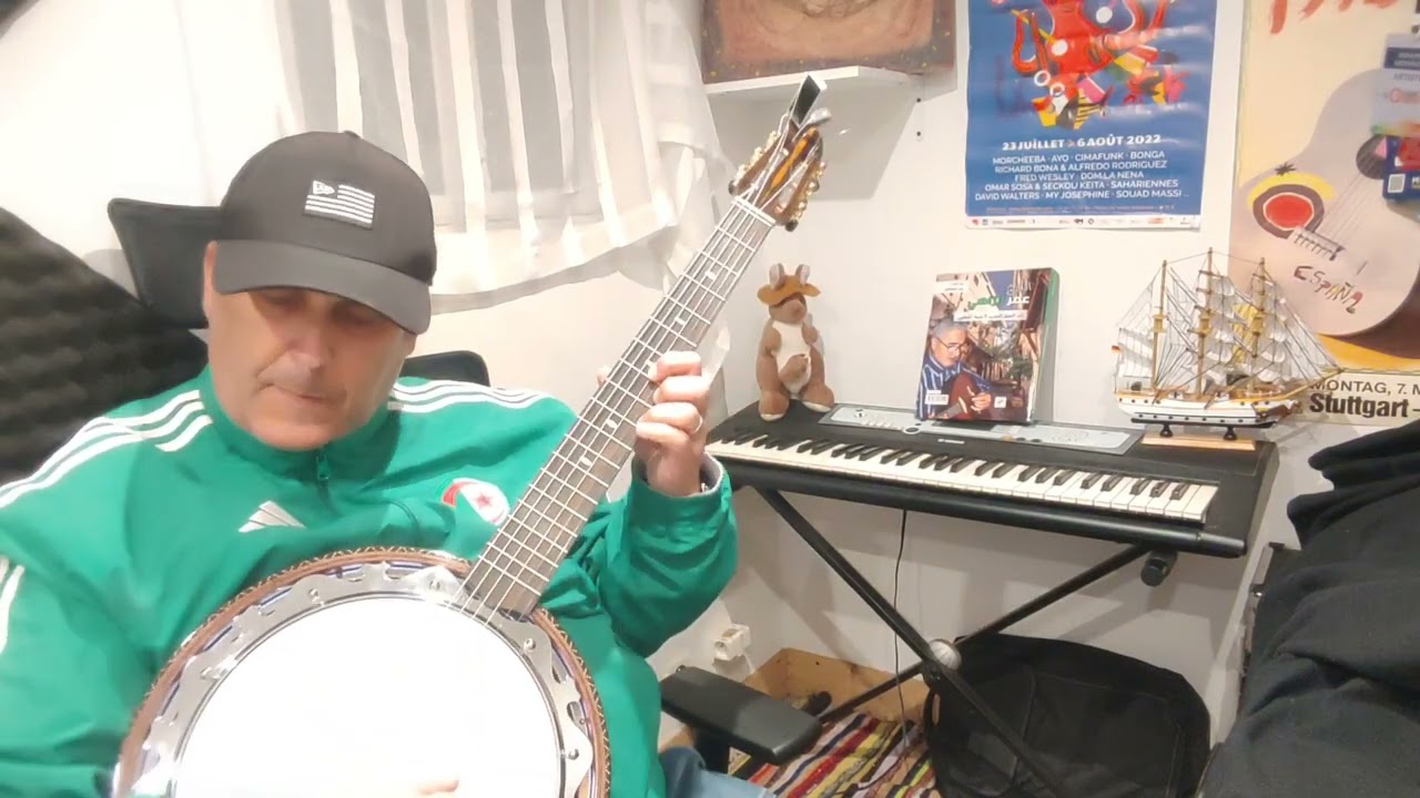 en mode Raml maya avec mon nouveau BANJO sign&eacute; par le luthier MUSTAPHA MOUHOUB.
