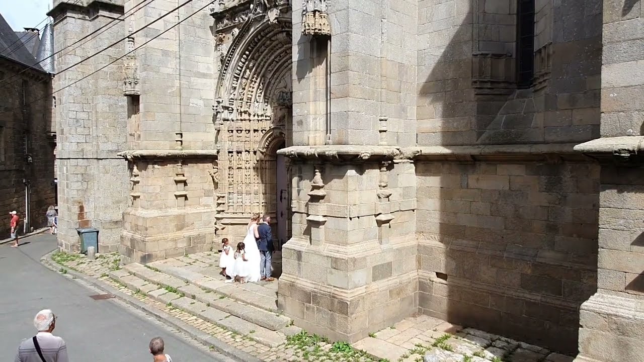 Mariage près de la Basilique Notre-Dame-de-Bon-Secours de Guingamp |  20 Août 2022