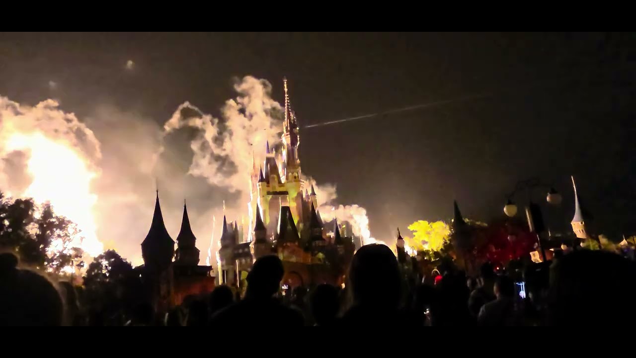 Samsung S26 Ultra Low Light Video - Disney Magic Kingdom Fireworks 