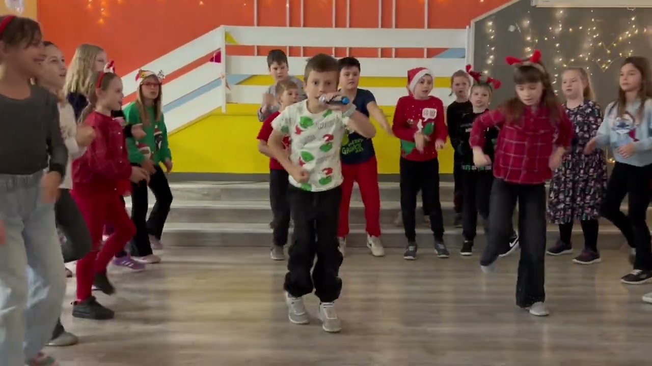 Krklecovi klinci zapalili Božićnu priredbu