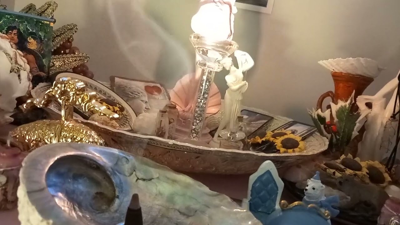 Aphrodite-venus, altar, offerings and holiday's