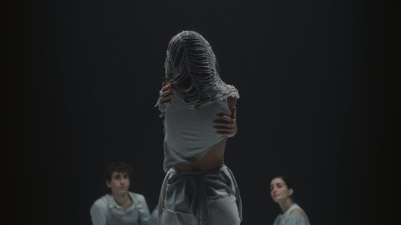 es triste - mia lardner (video oficial)