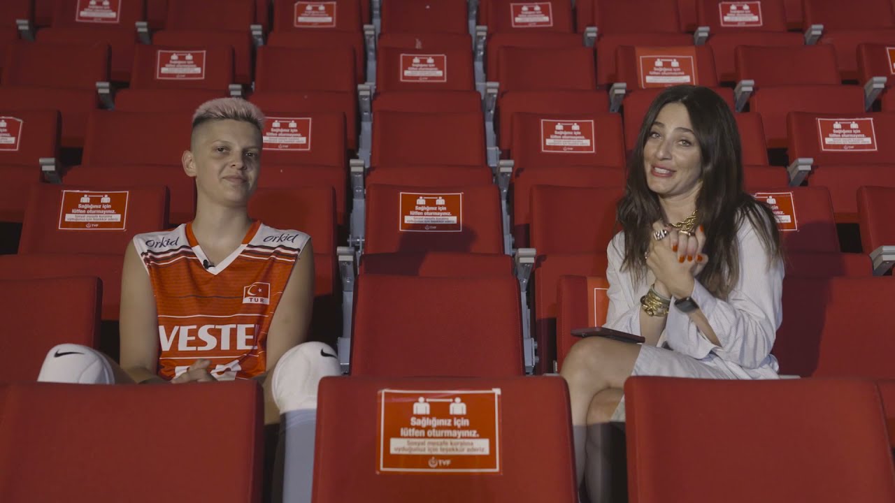 🏐 Merve Toy Servis Atıyor, Ebrar Karakurt Karşılıyor! 