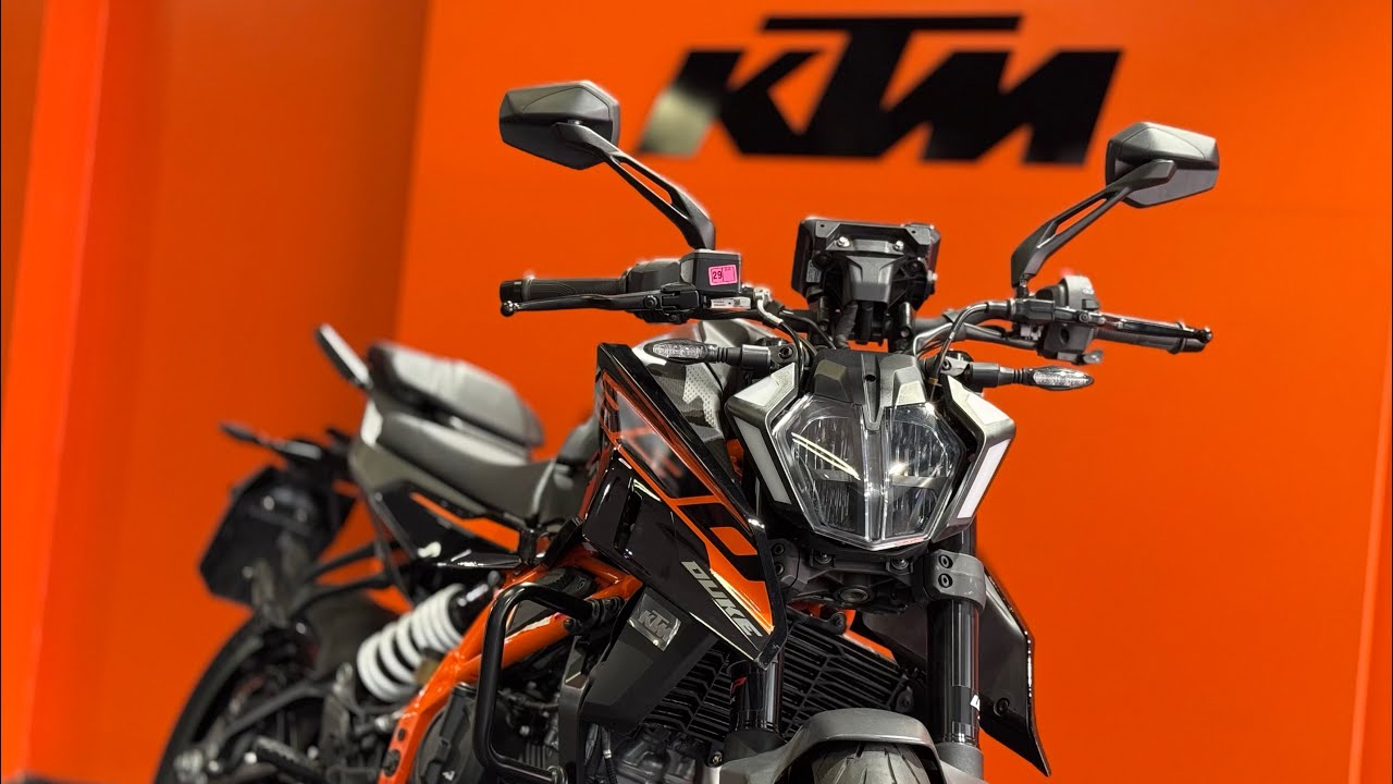 2025 New All Black KTM Duke 390 : On Road Price New Features & All Details