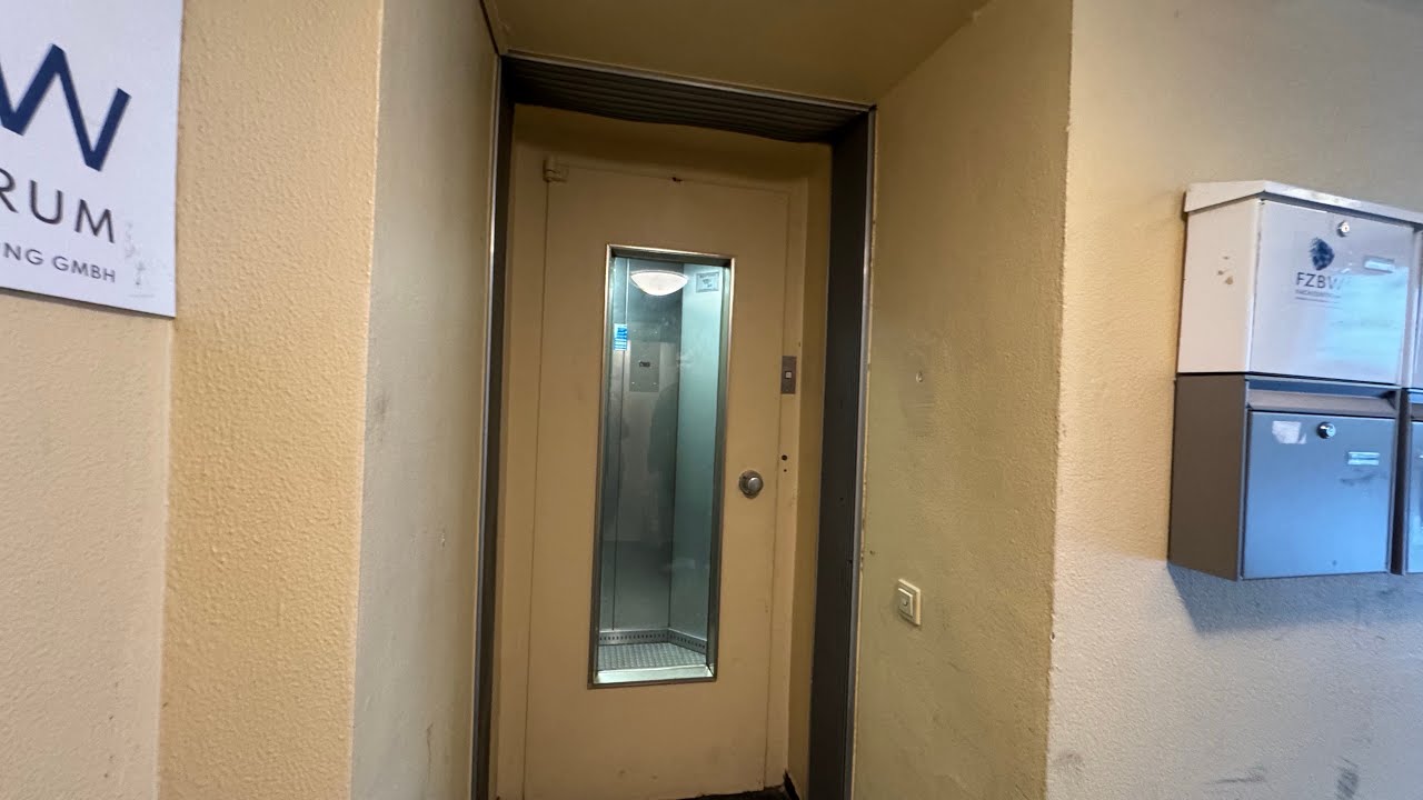 1962 Sobbe Aufzug in einem Bürogebäude in Recklinghausen 