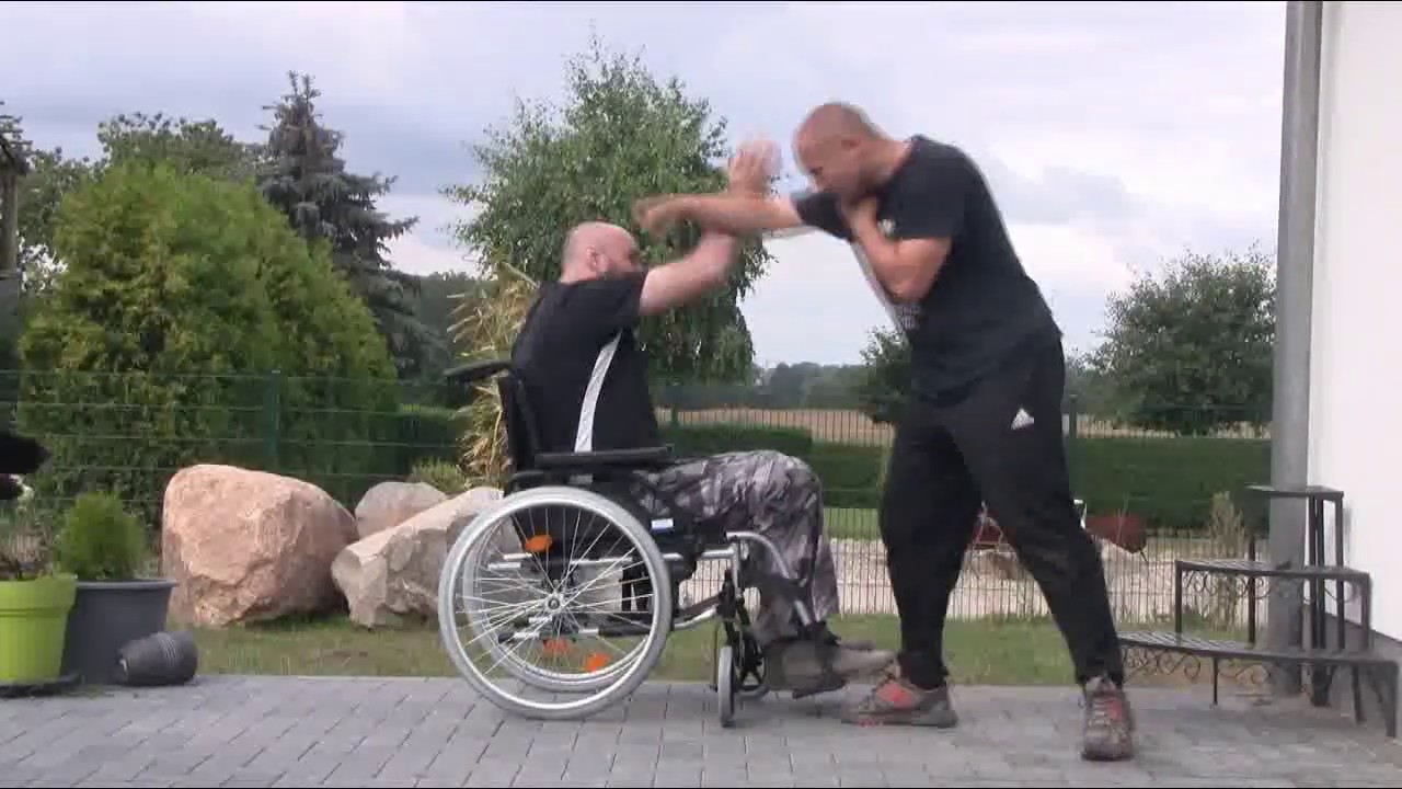 Selbstverteidigung für Menschen mit Handicap / Rollstuhl