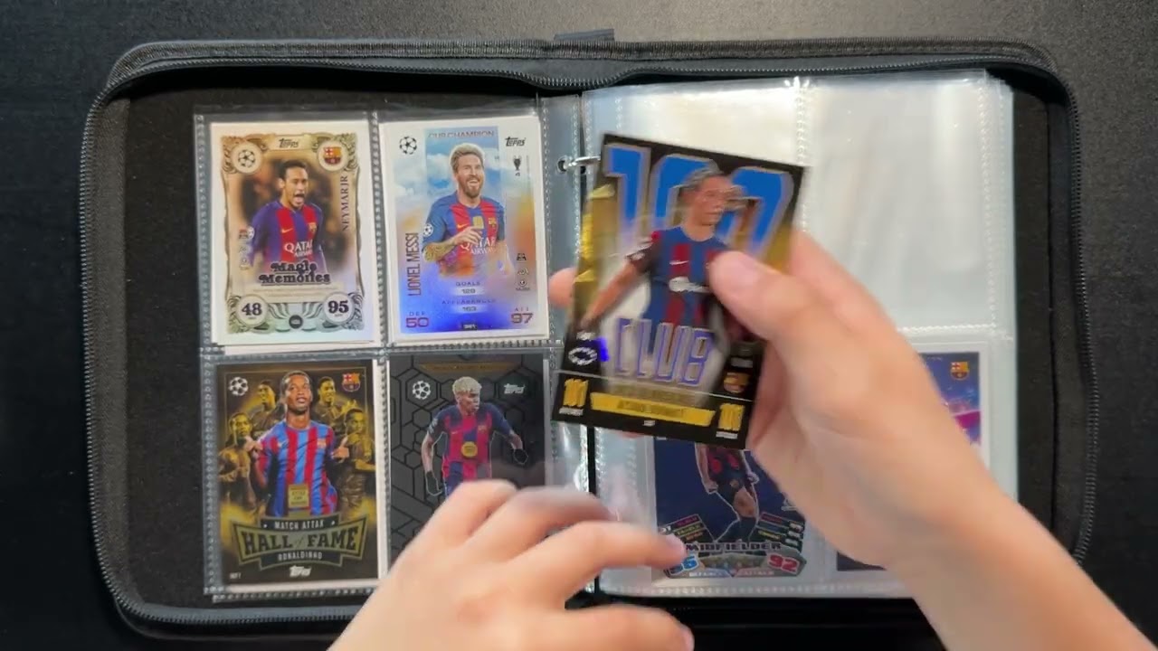 Ich sortiere meine Fußball Karten 