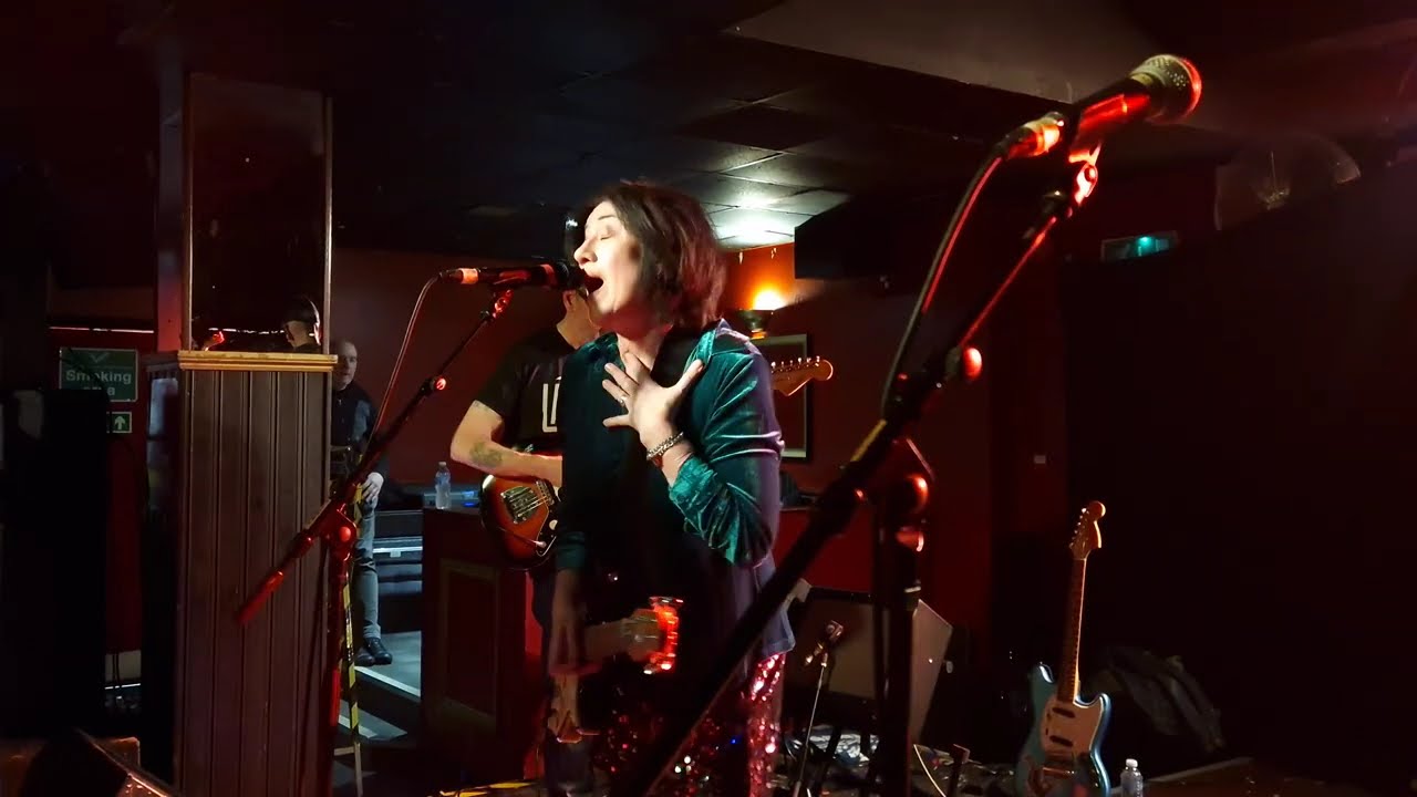 Miki Berenyi Trio - Ladykillers (live) @ The Face Bar, Reading - 12.12.25