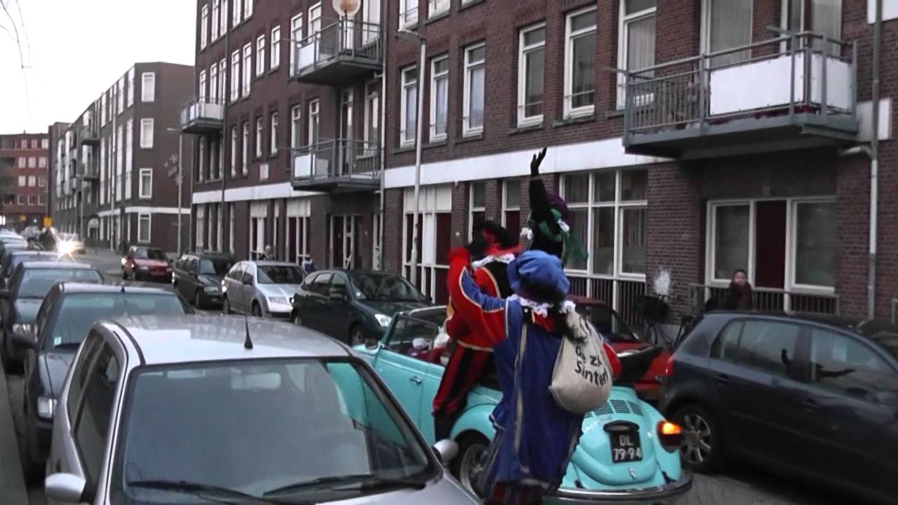 Aankomst Sinterklaas op de Valentijnschool 2013