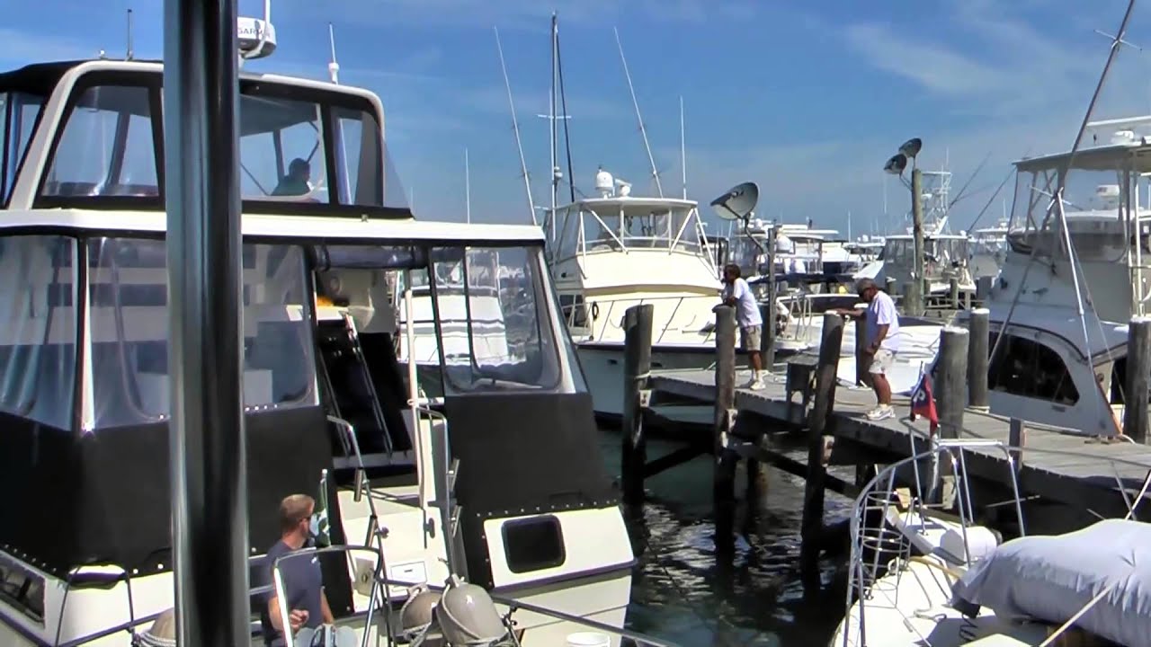 Docking at Payne's at Block Island