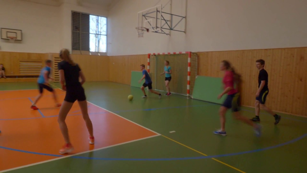 Gymn&aacute;zium Vincence Makovsk&eacute;ho: velk&aacute; tělocvična