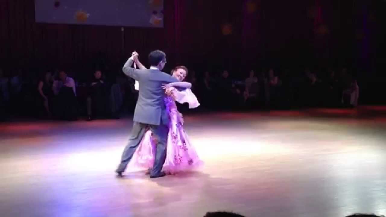 Chinese Tango (Taiwan Tango )台灣探戈舞《老情歌》舞曲台灣  Violet and Wing