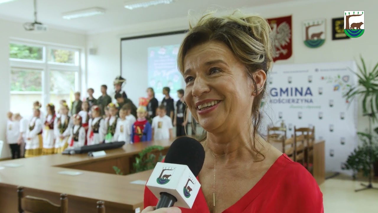 Szkoła w Kornem staje DO HYMNU