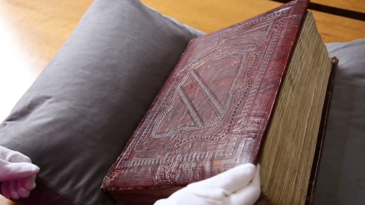 #100salaCervantes María Victoria Salinas: manuscrito de 'Siete Partidas'