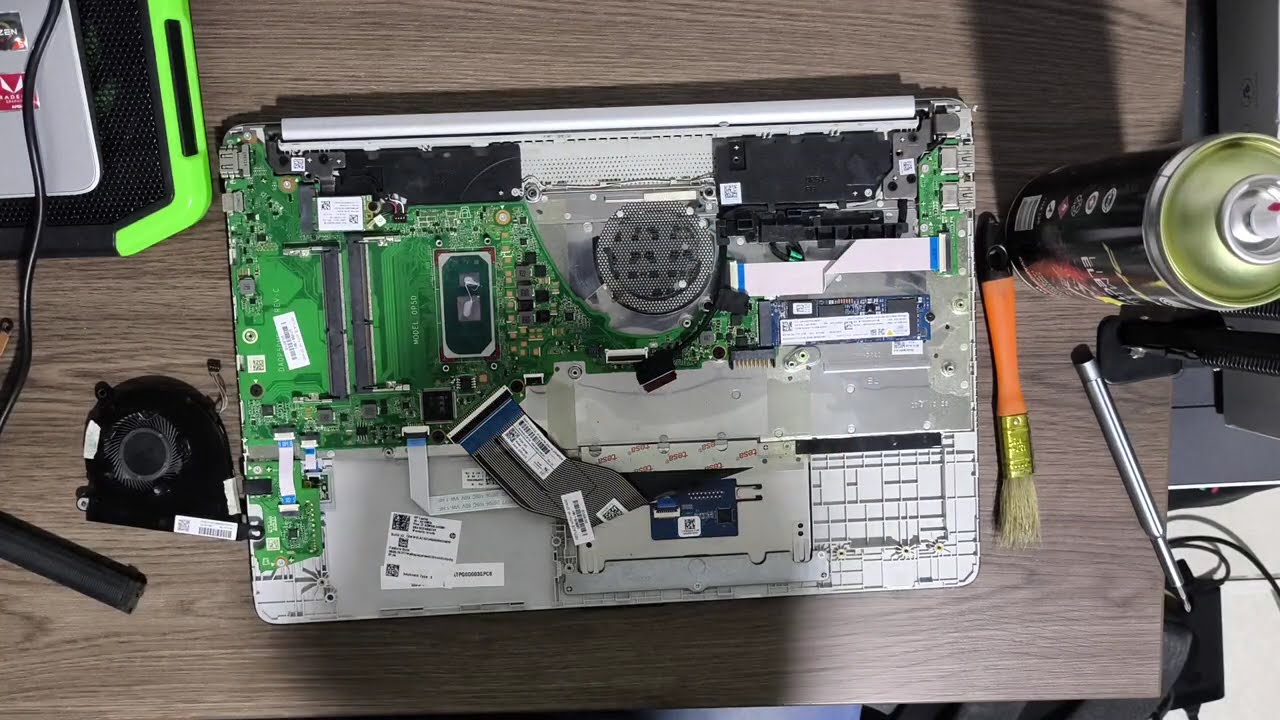 Como desarmar y hacer mantenimiento a portátil HP 15-DY1005LA