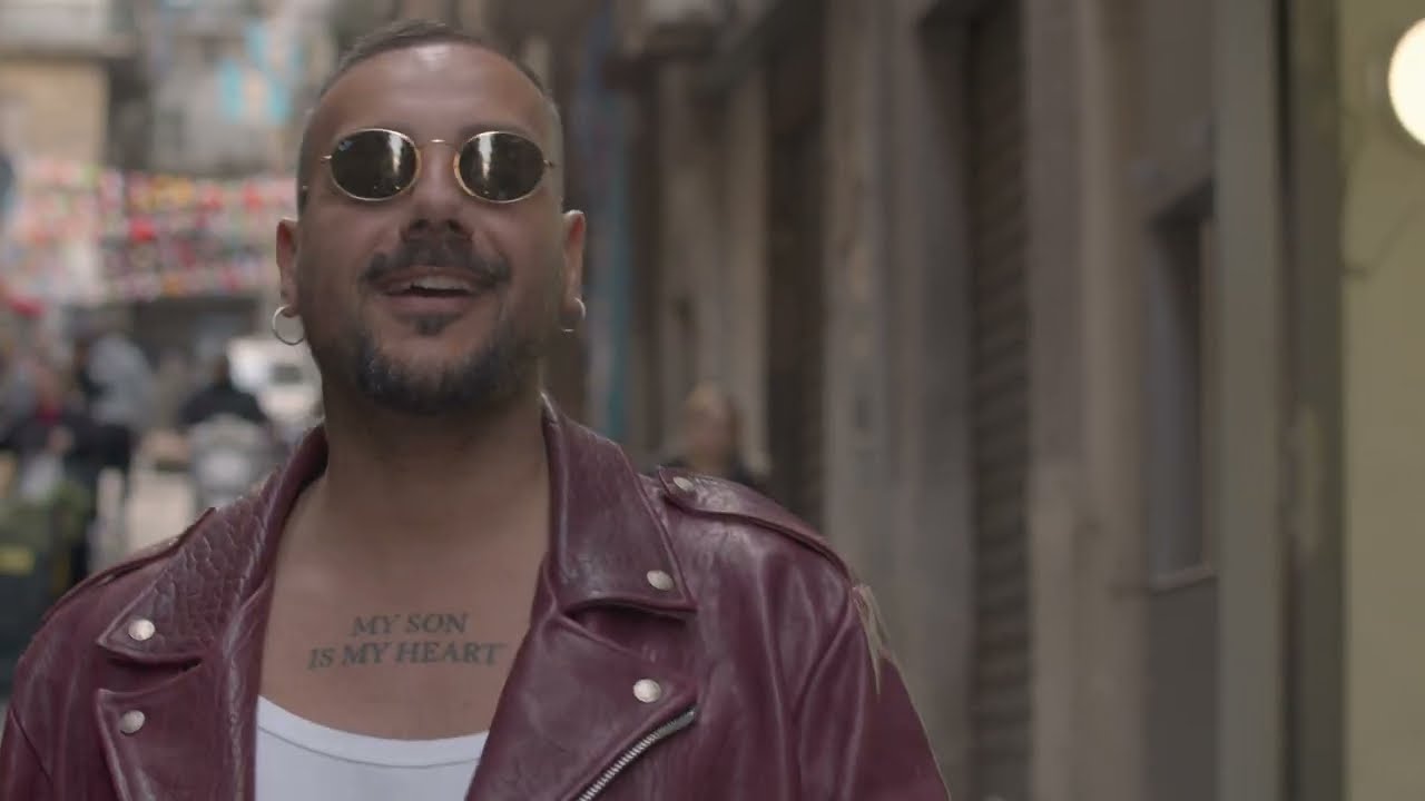 DANIELE BIANCO - A cchiù bella - (R.Riera-D.Chianese) video ufficiale