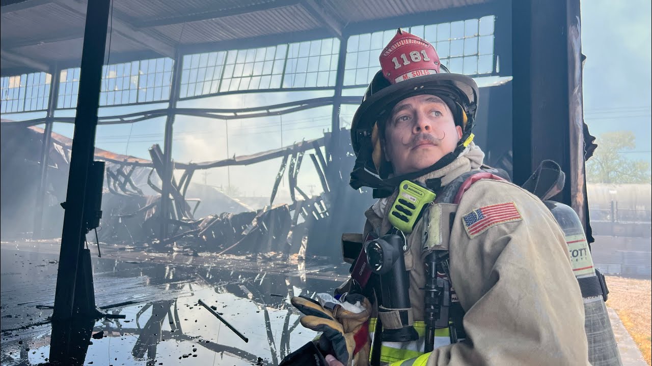 Working Commercial Structure Fire, Arrival Video. Albuquerque Fire