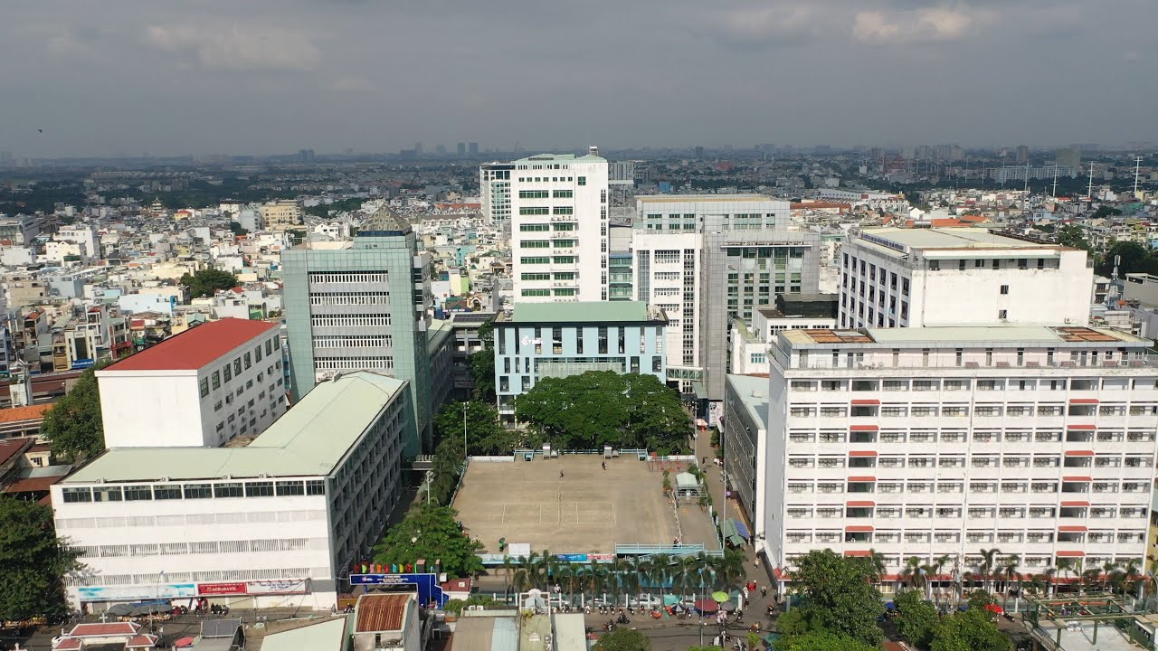 GIỚI THIỆU TRƯỜNG ĐẠI HỌC CÔNG NGHIỆP THÀNH PHỐ HỒ CHÍ MINH