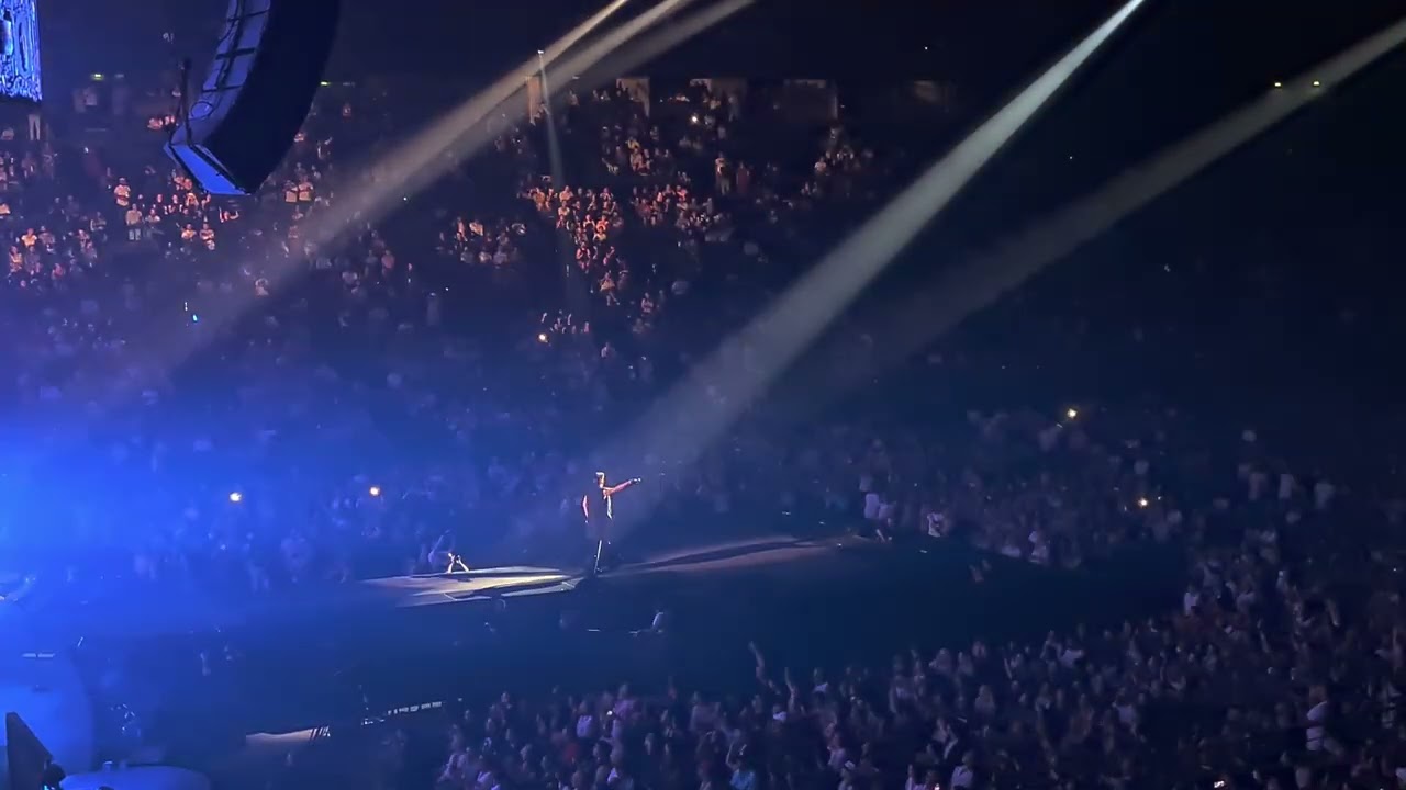 Queen & Adam Lambert - Somebody to Love, live at Accor Arena (Bercy), Paris, France, 13th July 2022