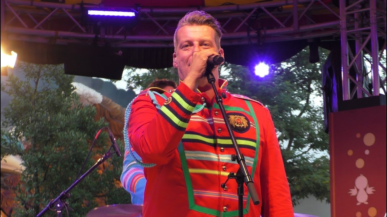 Efteling Meezingfestijn Met Jelle En De Rode Neuzen- Efteling Negen Pleinen Festijn 2018