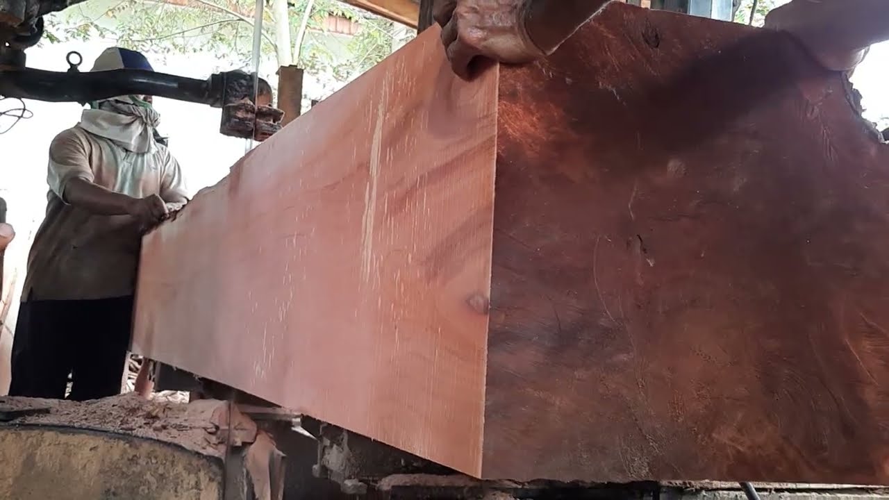 The longest wood full of beauty !! mahogany  