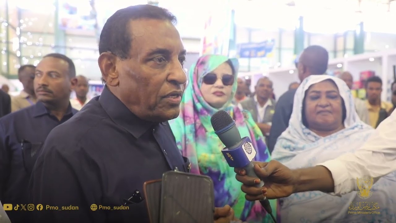 رئيس الوزراء يزور ( معرض صُنع في السودان )  المُقام بمعرض الخرطوم ببري