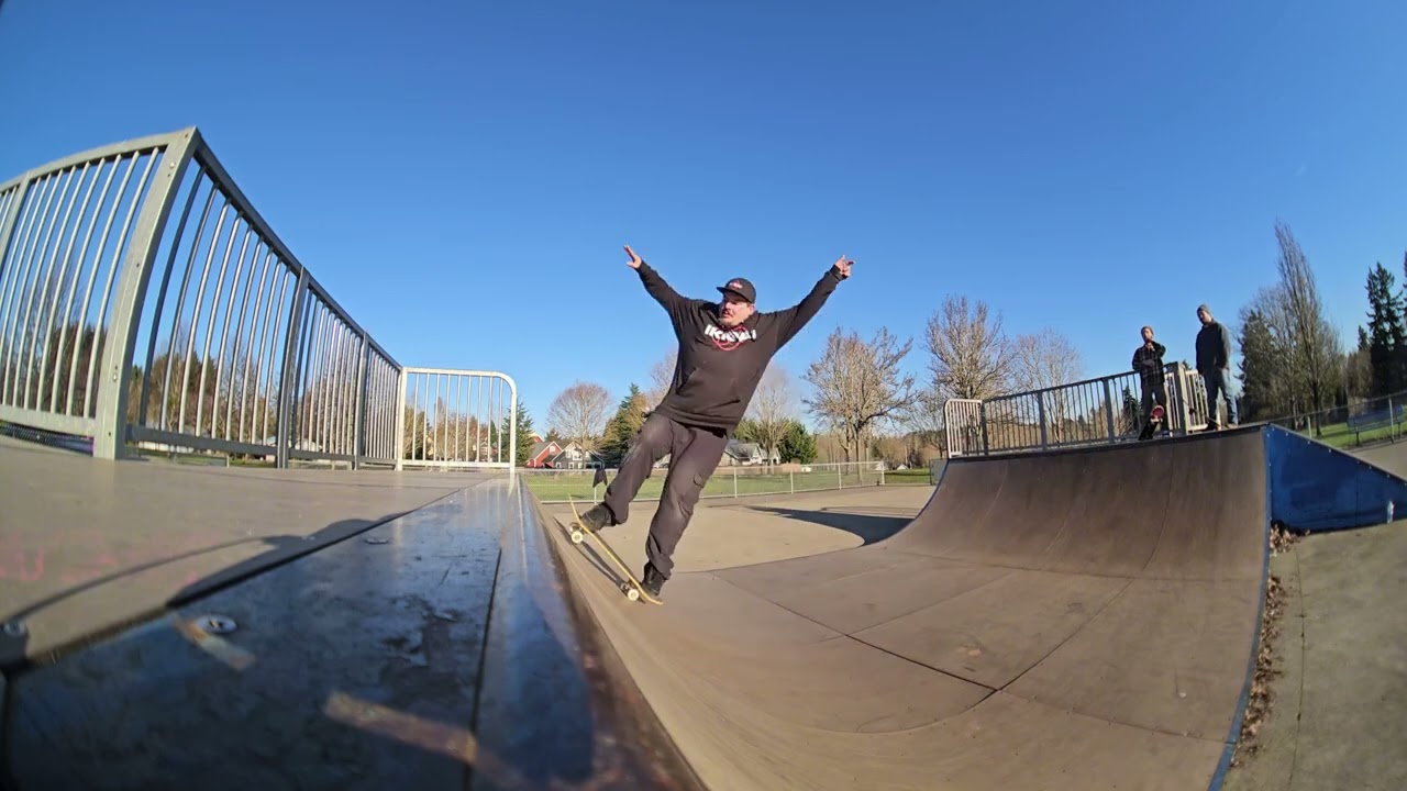 Kickflip rock fakie Rainier Vista Skatepark Lacey Washington 1/23/26 voice over by the homie Soto 🤣👌