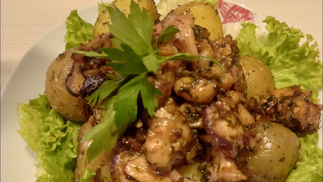 le poulpe au pomme de terre 🥔🥔.          الاخطبوط و البطاطس