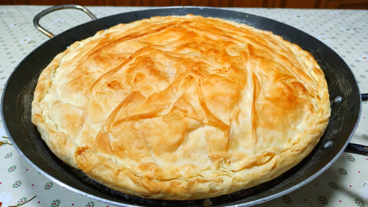 Byrek special me djathë dhe vezë, si ta gatuani shpejt dhe plot shije