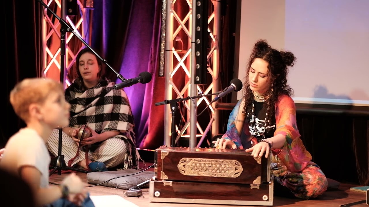 Rasalila Dasi - Govinda Jaya Jaya - Radhakripa Temple - Rouen France