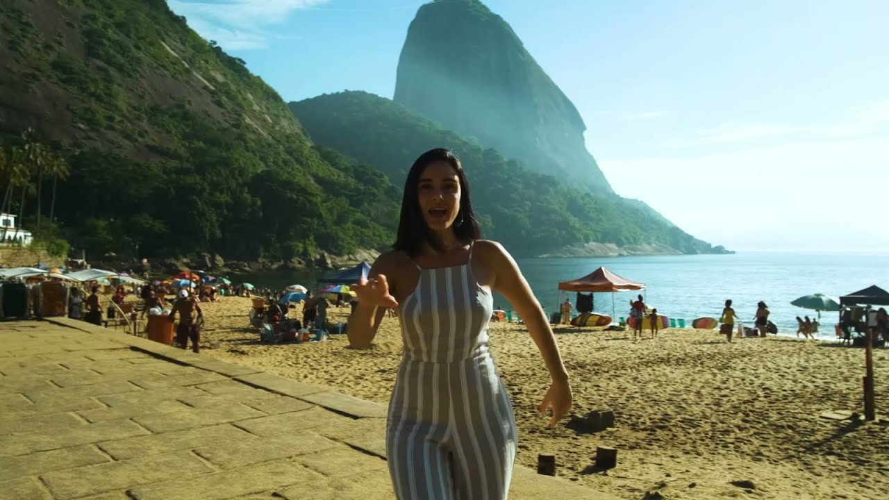 S&aacute;loa Farah - Artigo De Luxo (Clipe Oficial)